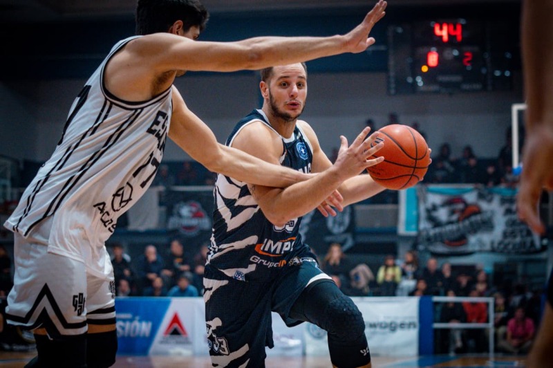 Racing festej� en el cl�sico y Sesto lo resumi�: �El grupo se lo merece�